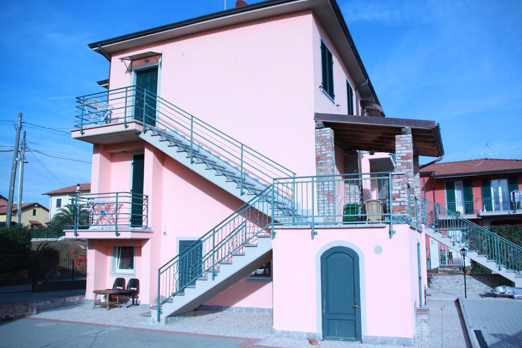La Fonda Casa Vacanze-Appartamenti Con Piscina Santo Stefano di Magra Eksteriør bilde