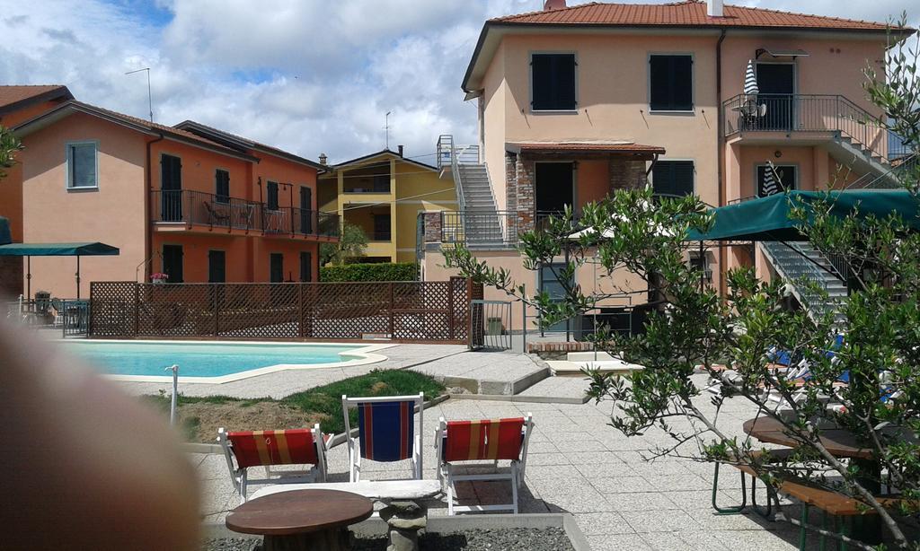 La Fonda Casa Vacanze-Appartamenti Con Piscina Santo Stefano di Magra Eksteriør bilde